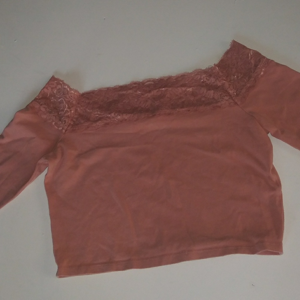 M Off-The Shoulder Blush Pink Lace Crop Top